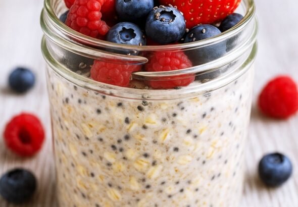 overnight oats with berries & chia recipe